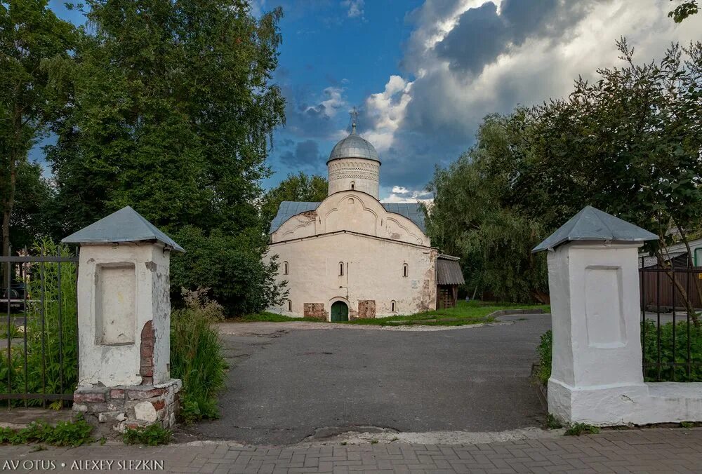 Церковь климента великий. Церковь климента псков. Церковь климента 1520 новгород. Церковь климента, папы римского, на иворове улице. Однокупольная церковь постройки 1842 г.