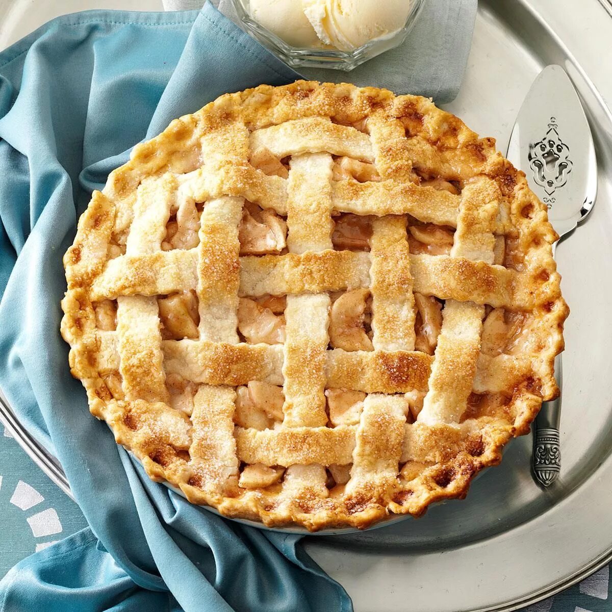 Пай рецепты с фото. Apple pie (яблочный пирог). Эппл Пай яблочный пирог. Американский пирог яблочный пирог. Яблочный Грэхем.