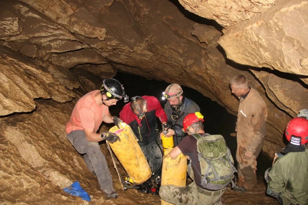 тел пещеру. коралловая пещера морганс-кейв колумбия. тел пещеру. тел пещеру. красивые пещеры.