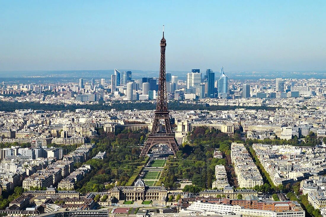 Франция изменилась. Де Франс Париж. Эйфелева башня со спутника. Париж Шахар. Франция Париж Сити.