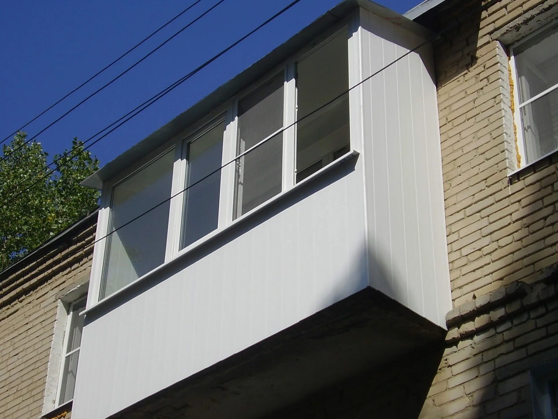 Балкон сэндвич панели. Отделка балкона снаружи. Обшивка балкона снаружи. Отделка балкона сэндвич панелями. Обшивка балкона сэндвич панелями.