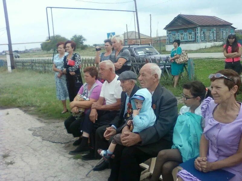 Воскресенский район село Медяниково. Медяниково Воскресенский район Саратовская область. (Село Медяниково Саратовская. Воскресенский район село Медяниково школа. Воскресный район