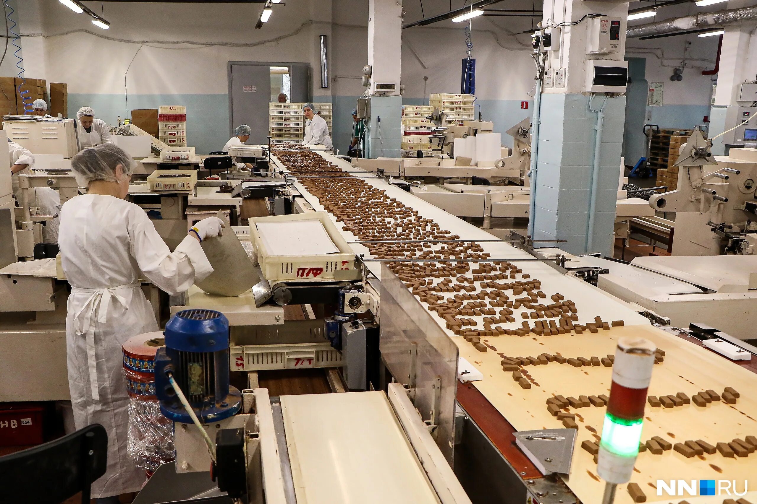 Вакансии сормовской кондитерской фабрики нижний. Сормовский кондитерский завод. Сормовская кондитерская фабрика нижний новгород. Шоколадный цех. Вакансии сормовской кондитерской фабрики нижний.