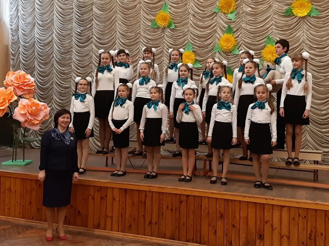 Школа 548 учителя. Школа 548 санкт-петербург. 548 школа красносельского района спб. 548 школа красносельского района официальный сайт. городской конкурс хоровых коллективов весенняя капель 2013 год.
