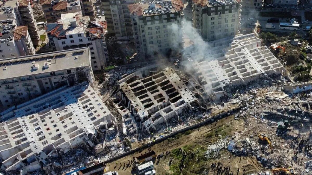 Землетрясения за последние годы. Франк хугербитс сейсмолог. 10 последние землетрясения. Землетрясение в турции 30. Последнее землетрясение.