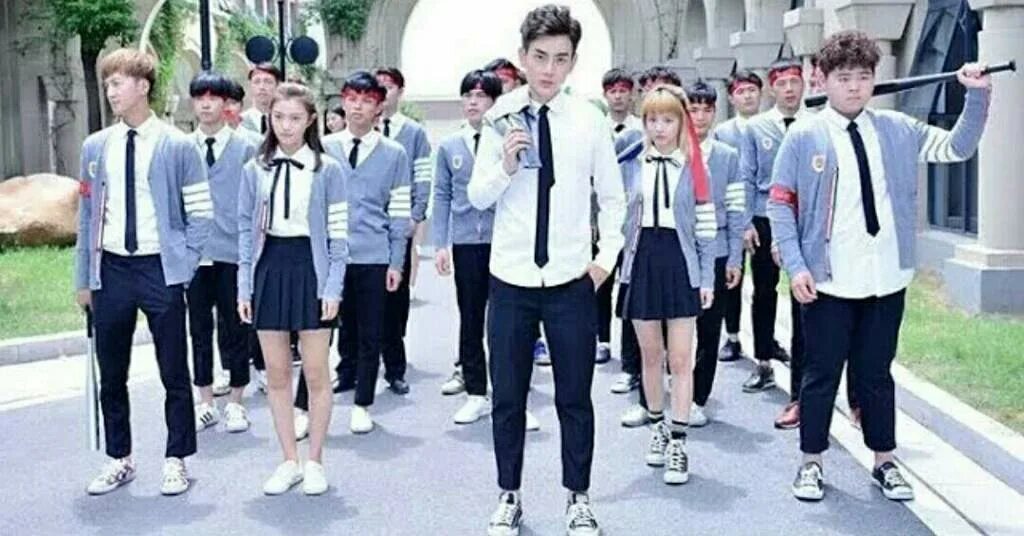 Лун жии тебе конец дорама 12. Лун жи и тебе конец 2. Лун жи тебе конец 1 серия. Лун жии тебе конец поцелуй. Дорама тебе конец лун жии 1.