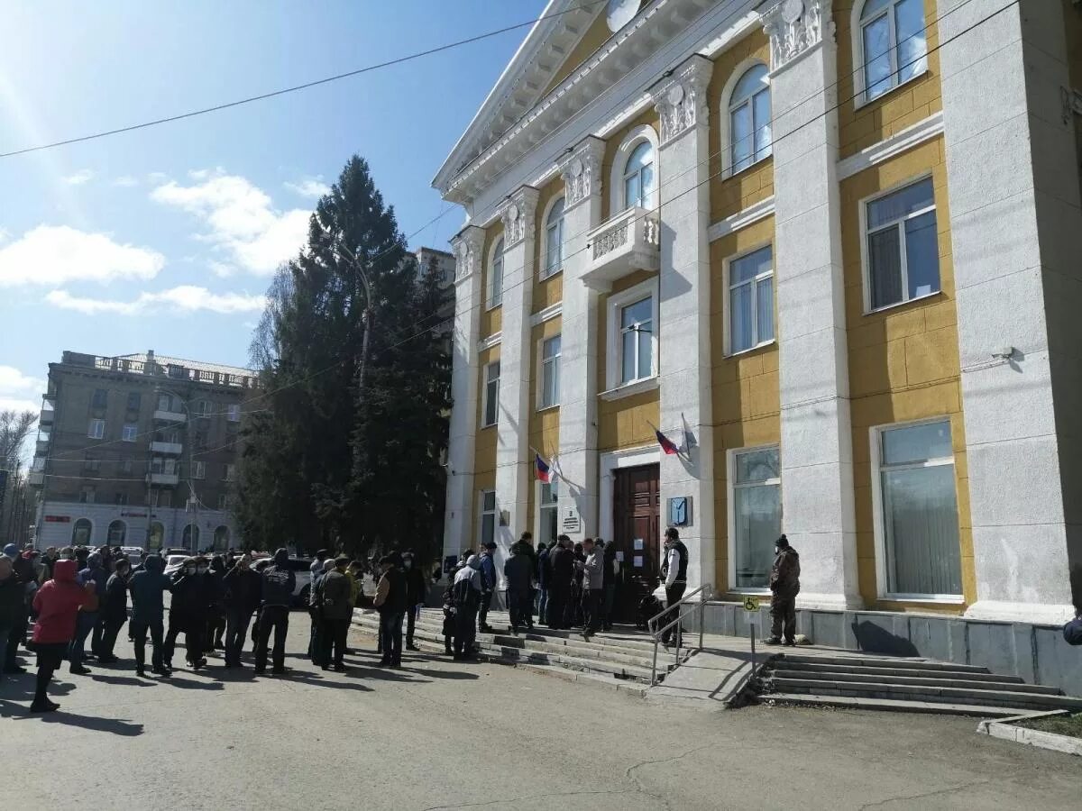 Администрация заводского района Саратов. Администрация города Саратов заводской район. Администрация заводского района города Саратова. Администрация Ленинского района Саратова. Телефон заводской администрации