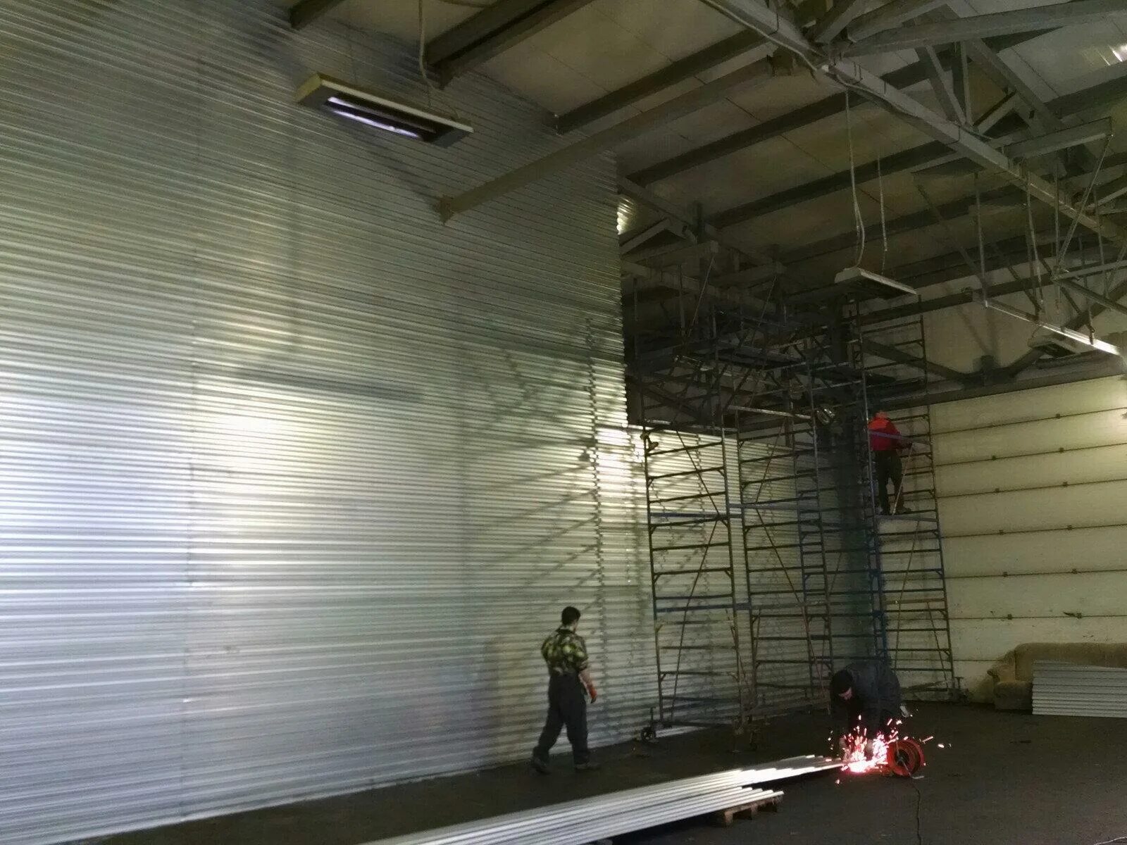 Сахарный завод лиски воронежская область. Хомут червячный завод труд 8х12. Кировский завод 200 цех. Адмиралтейские ижорские заводы. 812 завод.