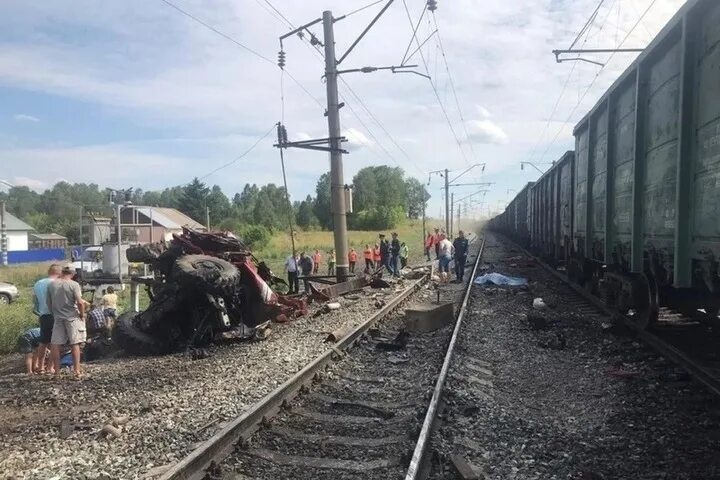 Станция литвиново катастрофа. Крушение грузового поезда. Крушение на станции литвиново 1996. Катастрофа на перегоне литвиново-тальменка. Ерал-симская крушение поезда.