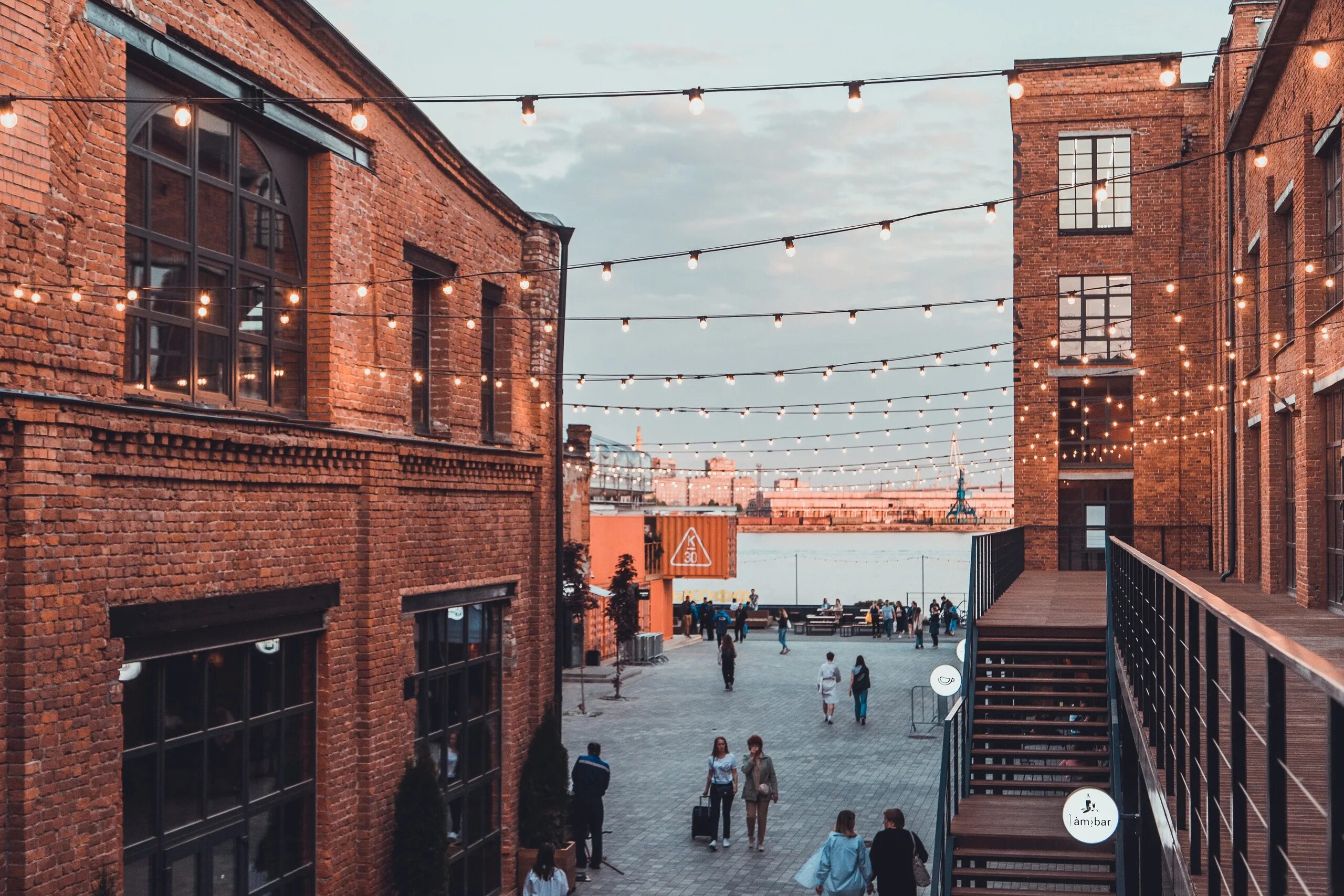 Брусницын санкт петербург культурный. Брусницын культурный квартал. Брусницын культурный квартал. Культурный квартал брусницын санкт-петербург. Брусницын севкабель порт.