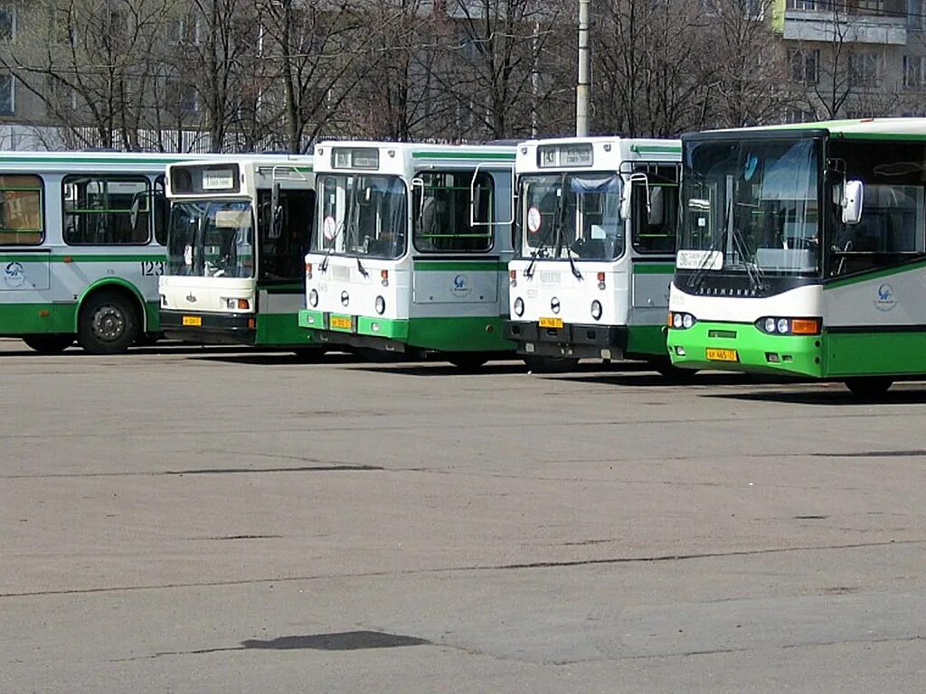 Движение пассажирского транспорта. Общественный транспорт Ульяновск. Пассажирский транспорт Москвы. Общественный транспорт Ленинградской области. Экологический общественный транспорт.