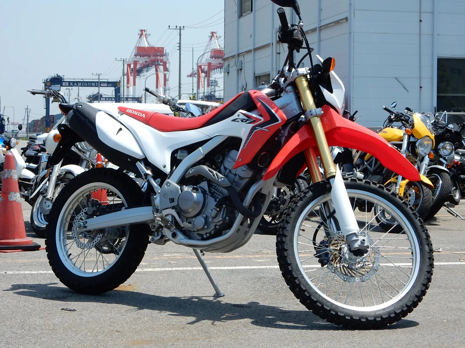 Купить honda 250. Мотоцикл Honda crf250l. Мотоцикл Хонда ЦРФ 250 Л. Honda CRF 250 эндуро. Honda 250 Enduro.