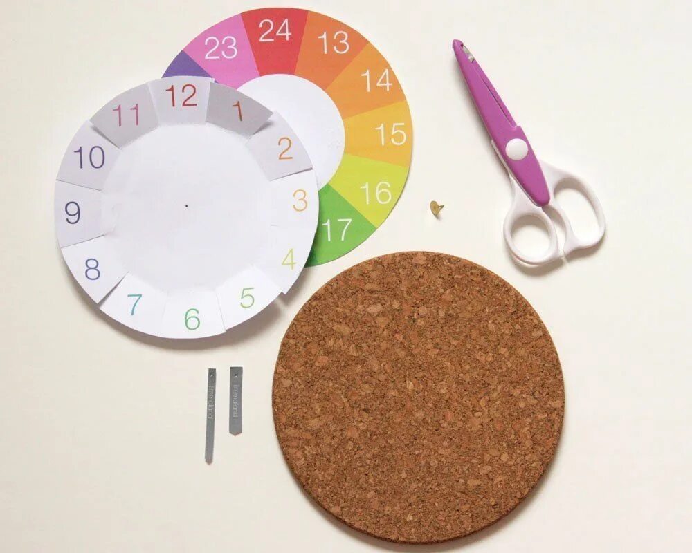 поделка часы в детский сад. игрушечные часы. часы из картона для детей. дидактическая игра по математике часы. математические часы дидактический материал.