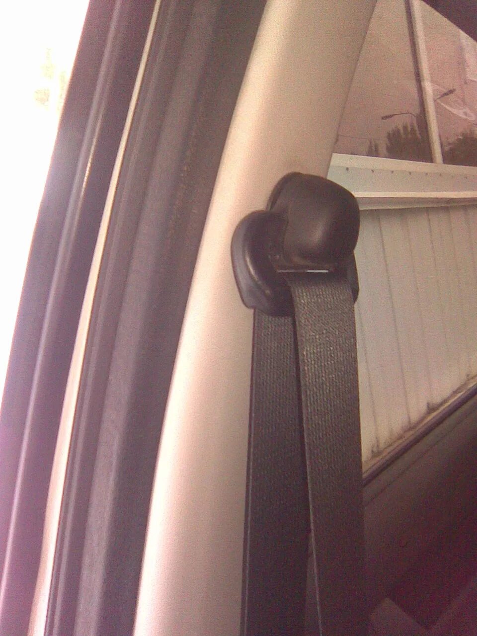Как снять задний ремень гранта Replacing the rear seat belt (hatchback) (VAZ-2115 "Samara-2" 1997-2012 / Body /