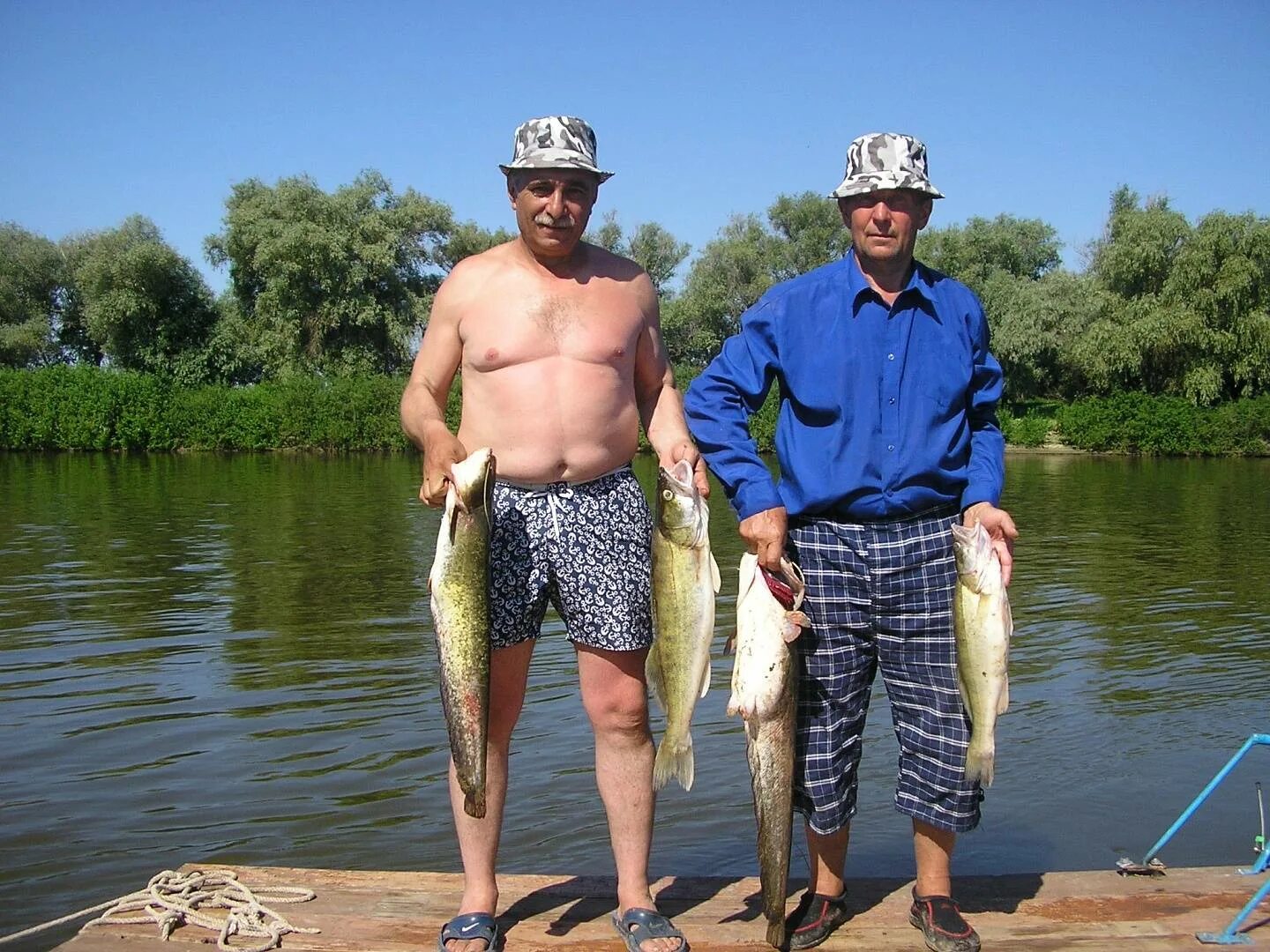 Рыбалка в астрахани когда лучше. Рыбалка Астрахань Астрахань. Астраханская рыбалка. Рыбалка в Астраханской области. Рыбалка большая рыба.