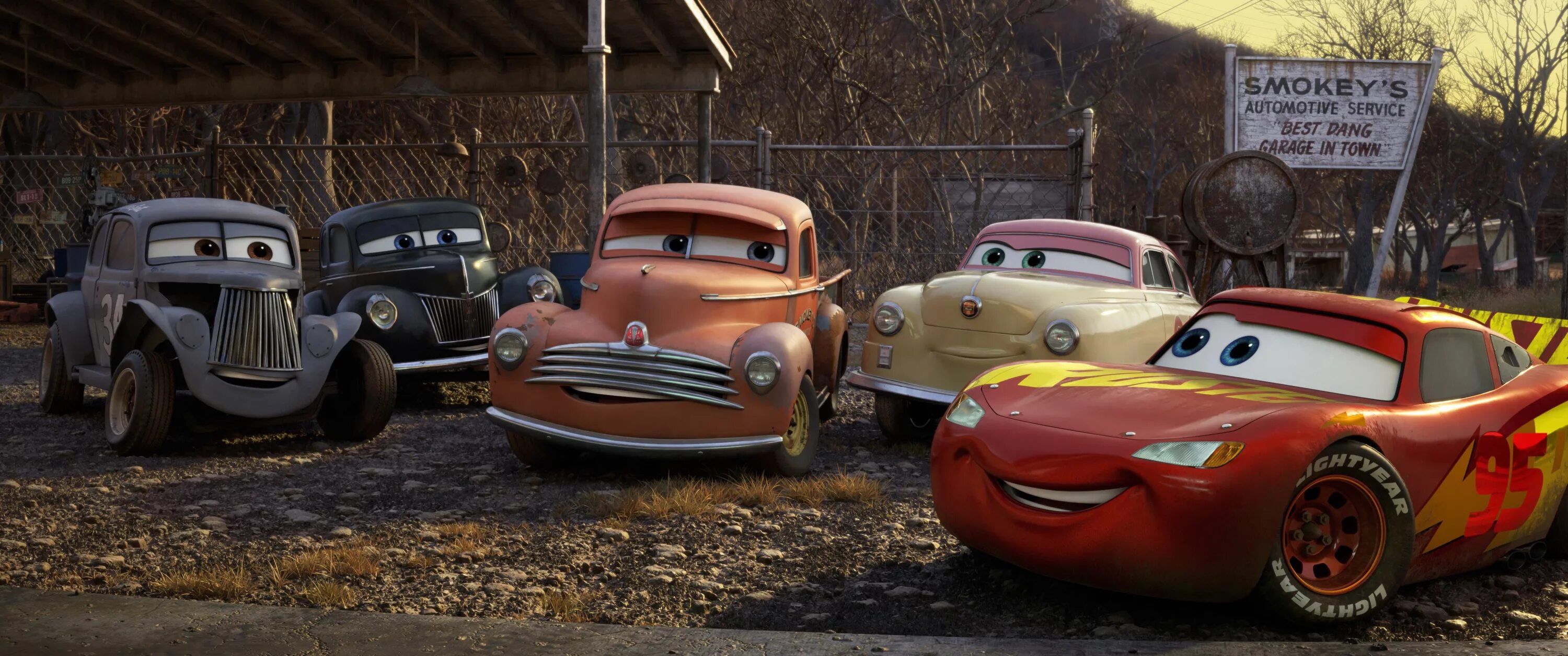 Cars 3 8. Тачки 3 / cars 3 (2017). Молния Маккуин Тачки 3. Молния Маккуин 2017.