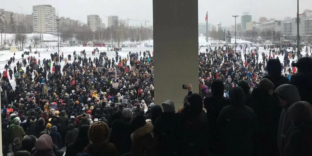 Митинг в поддержку Навального 23 января 2021. Митинг в Перми в поддержку Навального. Митинг в Казани 23 января 2021. Митинг в Перми 23 января. Митинг пермь