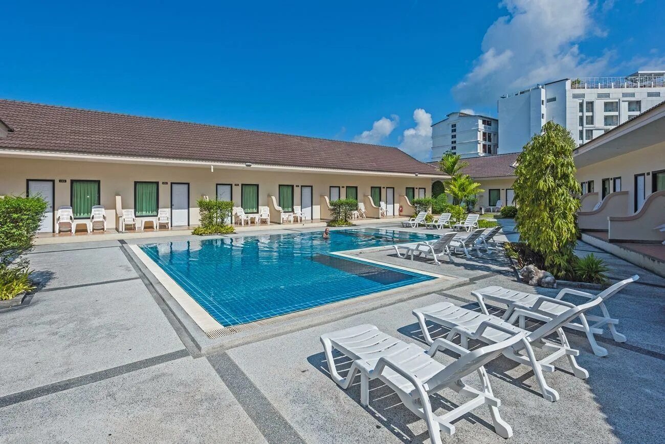 The natural resort 3*. The natural resort 3*. Natural resort patong 3*. Отель на пхукете natural resort 3. Натурал резорт патонг пхукет.