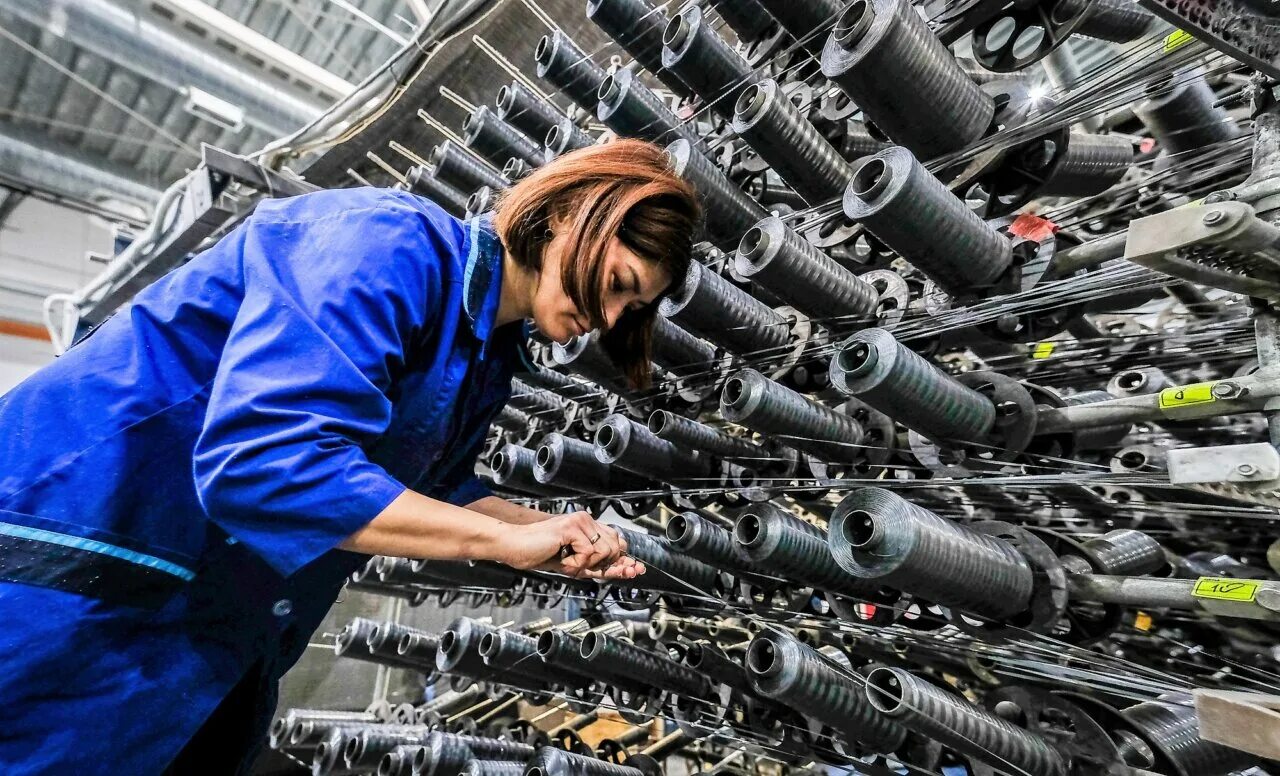 Завод имени ленина астрахань. Работа в астрахани. Новые рабочие места. Астрахань город на волге. Вау сервис.