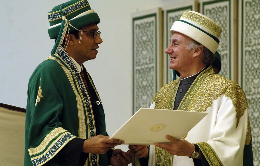 Имам хан. Имам шах карим ал хусайни. Абул хасан. Имам карим ага-хан. Мавлана хазир имам 2022.