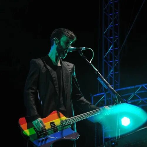 Placebo a million little pieces. Placebo a million little pieces обложка. Дима с гитарой. Placebo a million little pieces текст. Placebo little pieces.