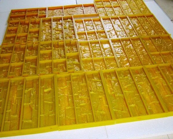 Матрица из стеклопластика для литья бетонных изделий. Формы для литья полиуретана. Полиуретан матрица. Станок для литья вощины силиконовая пресс матрица dadan. Резина формовочная, силиконовая, ba65ht.