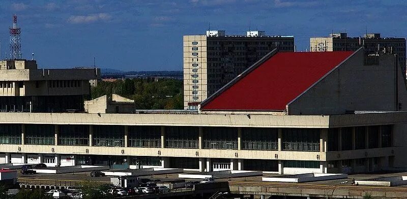 Сайт дкит тольятти. Дворец культуры искусства и творчества Тольятти. ДКИТ Тольятти. Здание ДКИТ Тольятти. ДКИТ Тольятти зал.