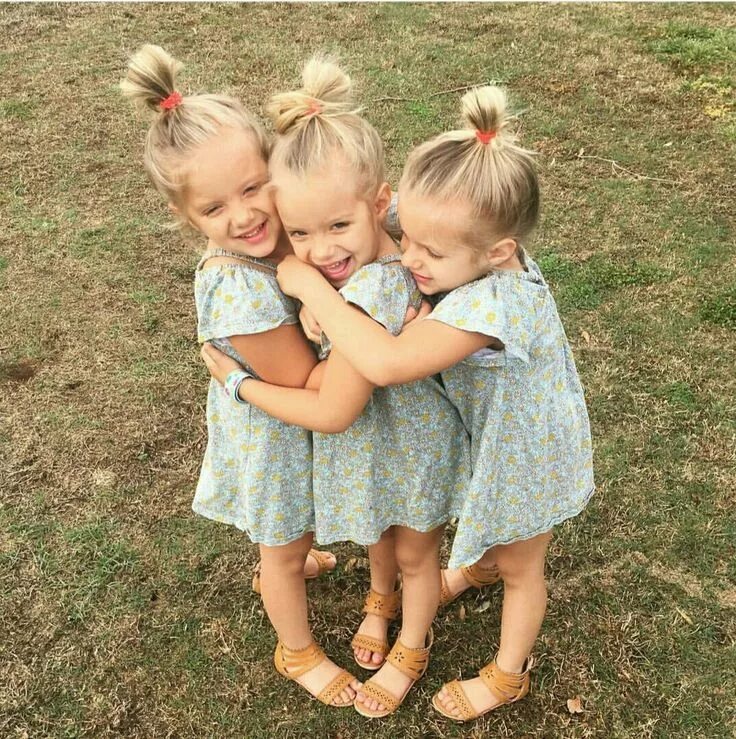 Сестры дол. Три девочки близняшки. Три девочки тройняшки. Красивые тройняшки.