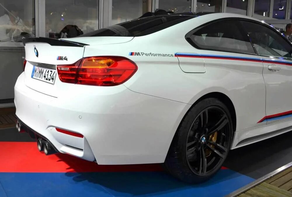 M4 performance. Bmw m4 m performance. бмв м4 перфоманс. bmw m4 2025 m performance. bmw 4 coupe m performance.