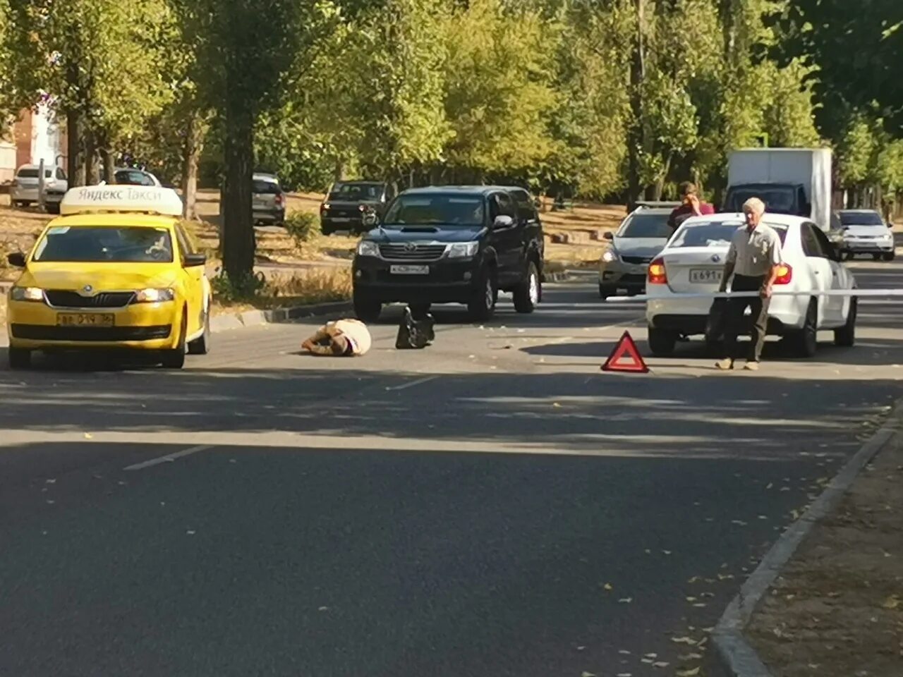 Новости воронежа за последние сутки. ДТП Воронеж вчера вечером в 21.00. ДТП мотоцикл Воронеж с Рено. Воронеж ДТП вчера с Рено Дастер.