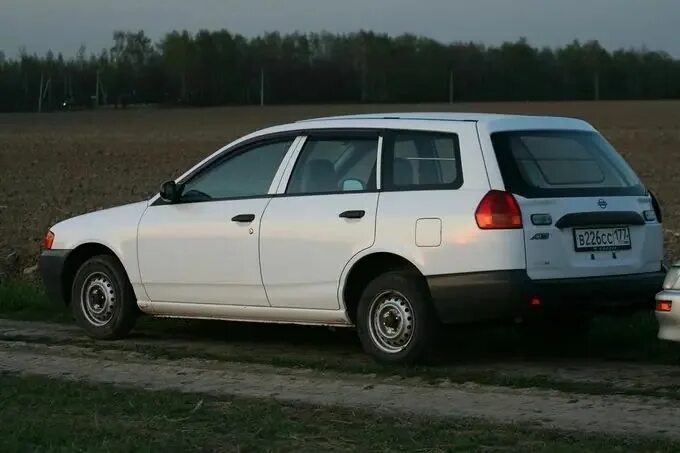 Двигатель ниссан ад 1999. Ниссан ад 1999 года салон. Nissan ad 2002. Nissan ad 1999. Ниссан ад 1999г.