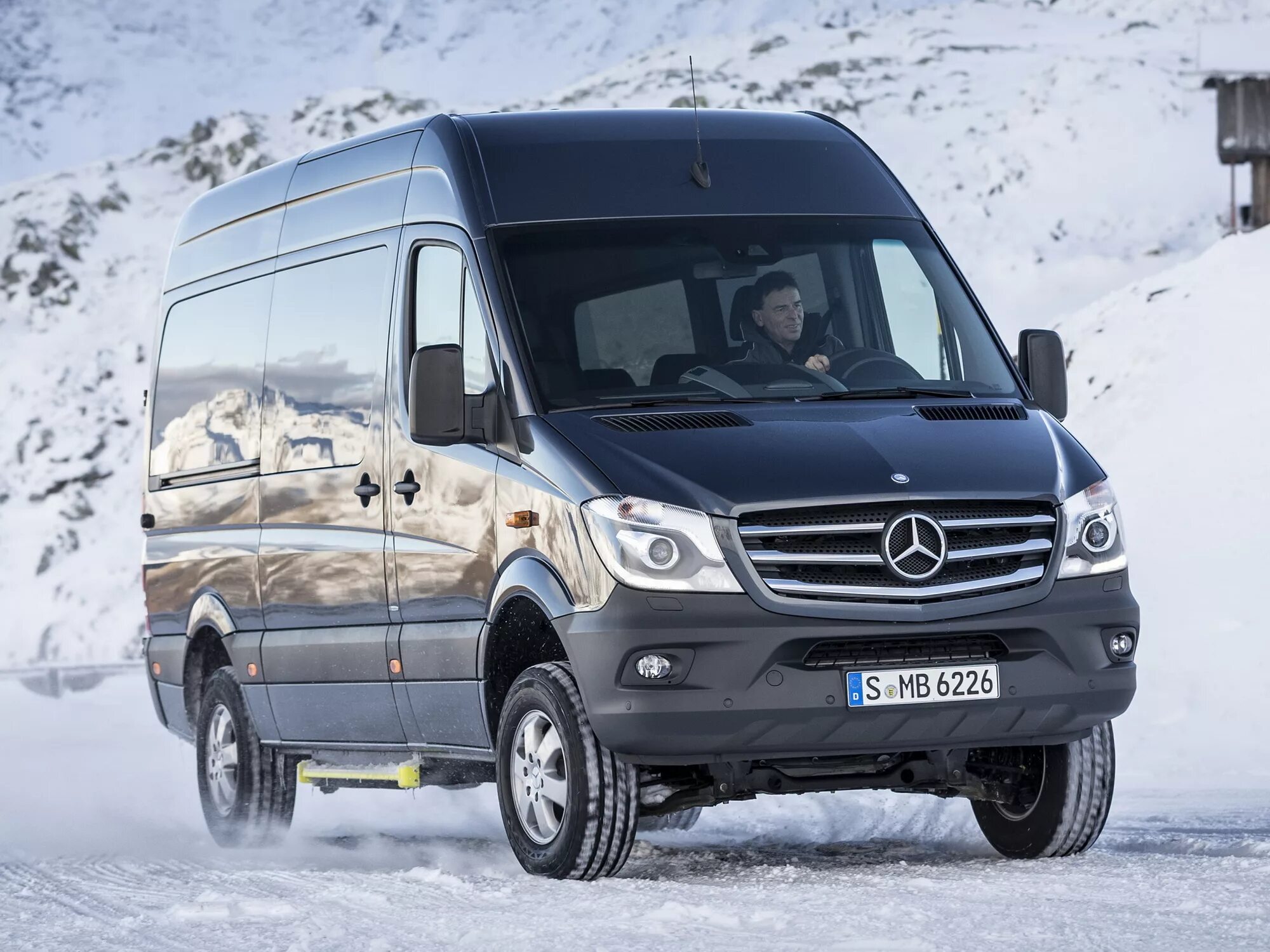 Спринтер рестайлинг. Mercedes-Benz Sprinter 906. Mercedes Sprinter 906. Мерседес Спринтер 2015. Мерседес Спринтер w906.