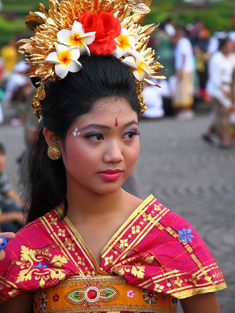 Девушки индонезии. Индонезия женщины. Балийские девушки. Балийский макияж. Женщины острова Бали.