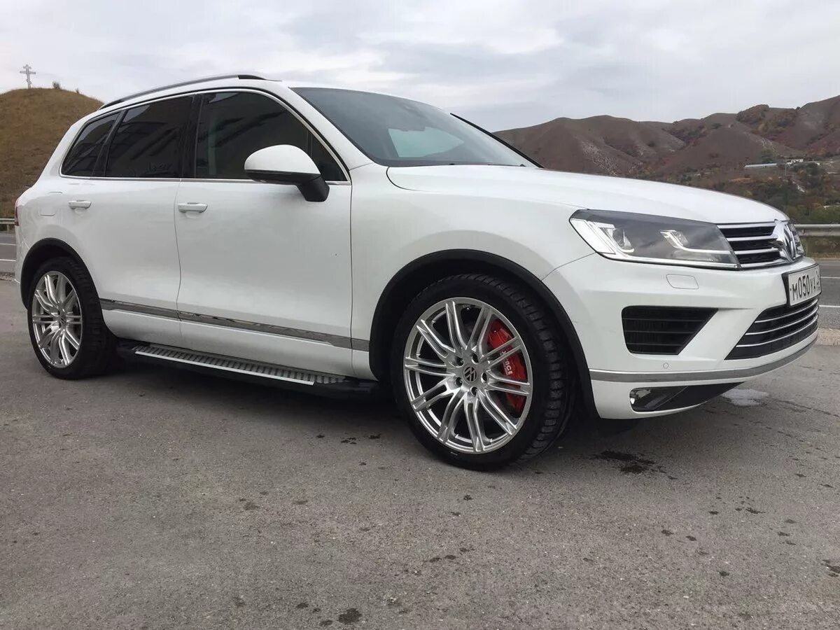 Диски туарег нф. Touareg белый fl диски r21. volkswagen touareg 2 r-line r22. touareg белый fl диски r20. vw touareg r19.