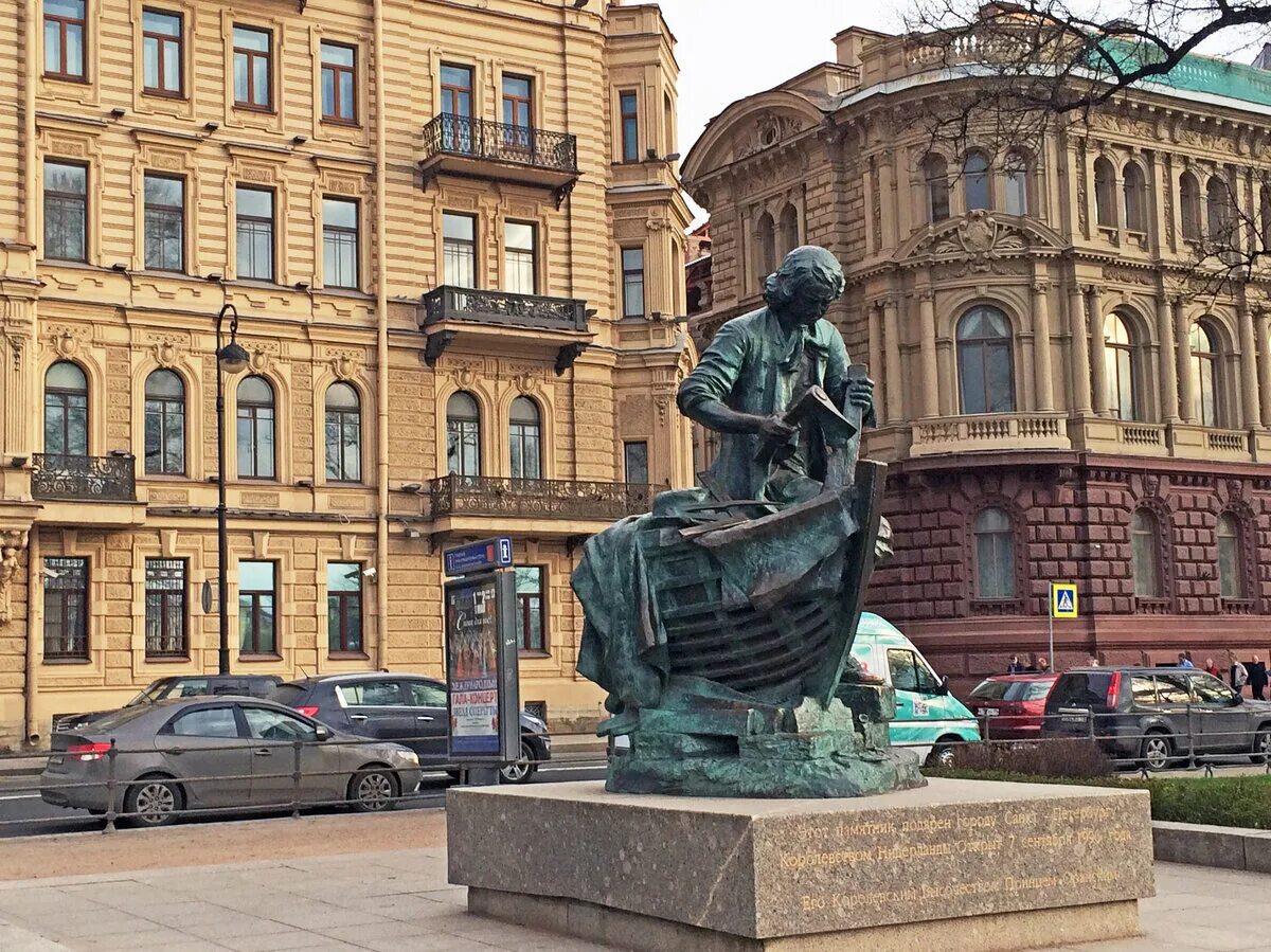 Царь плотник в петербурге. Памятник петру 1 царь плотник в санкт-петербурге. памятник петру 1 царь плотник. спб памятник петру 1 на адмиралтейской набережной. памятник петру плотнику на адмиралтейской набережной.