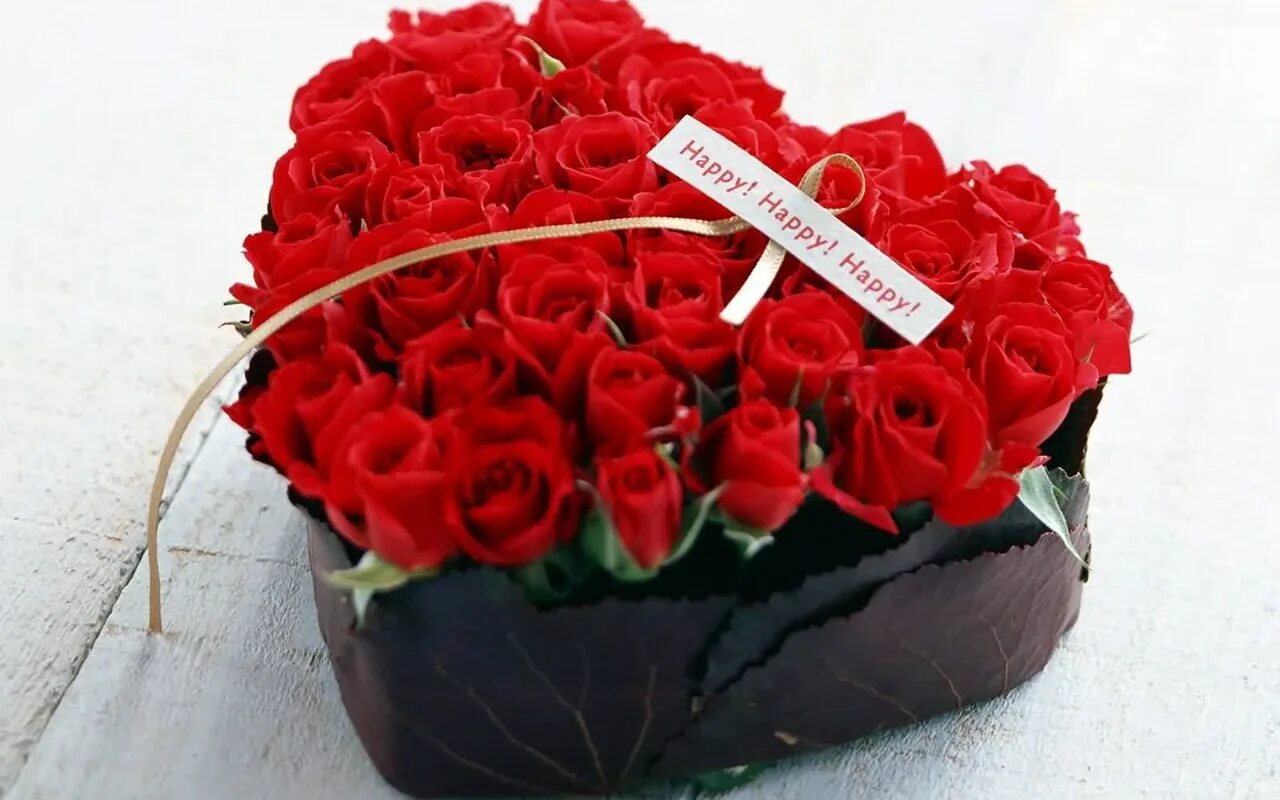 Valentine's roses. Букет в подарок. Красивые подарки для девушки. Букет "любимой девушке". Букет цветов для девушки.