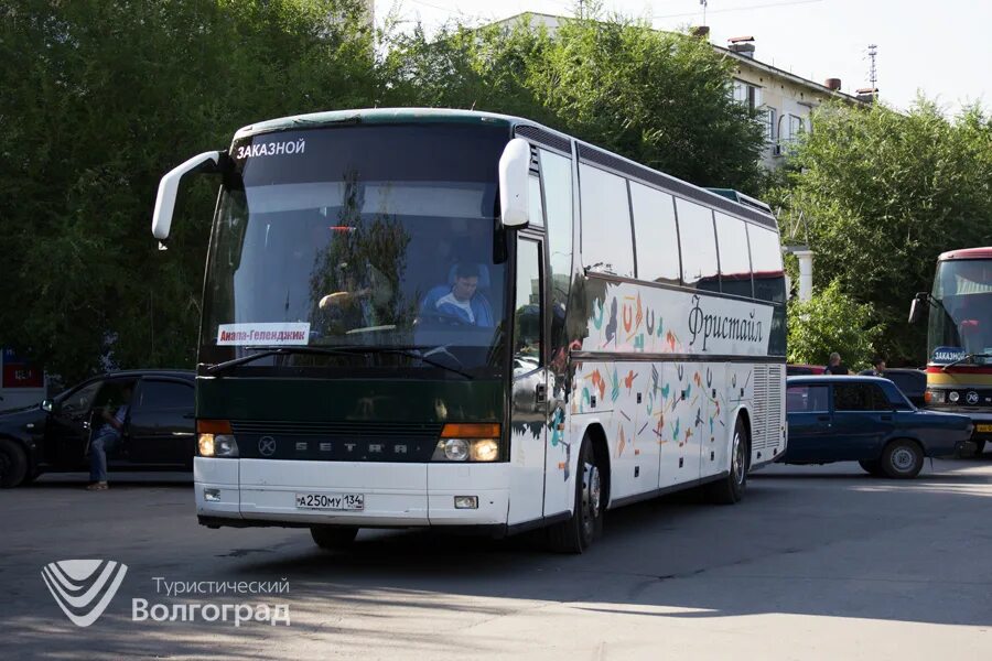 Автобус Неоплан в Волгограде. Автобус Краснодар. Заказной автобус. Автобусы Астрахань. Астрахань ростов на дону автобусы билеты