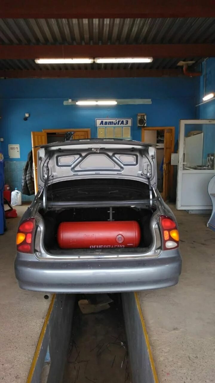 Ланос на газу. Chevrolet lanos цвет мурена. Машина на газу ланос. Дэу ланос 2007. Шевроле ланос гбо.