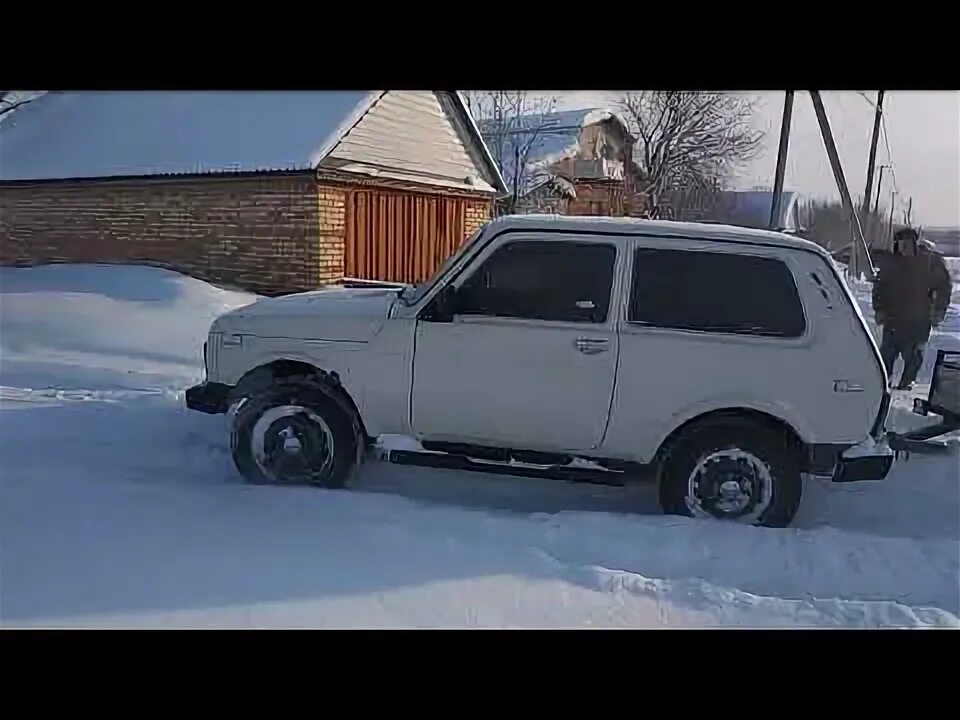 Ниву тянет влево