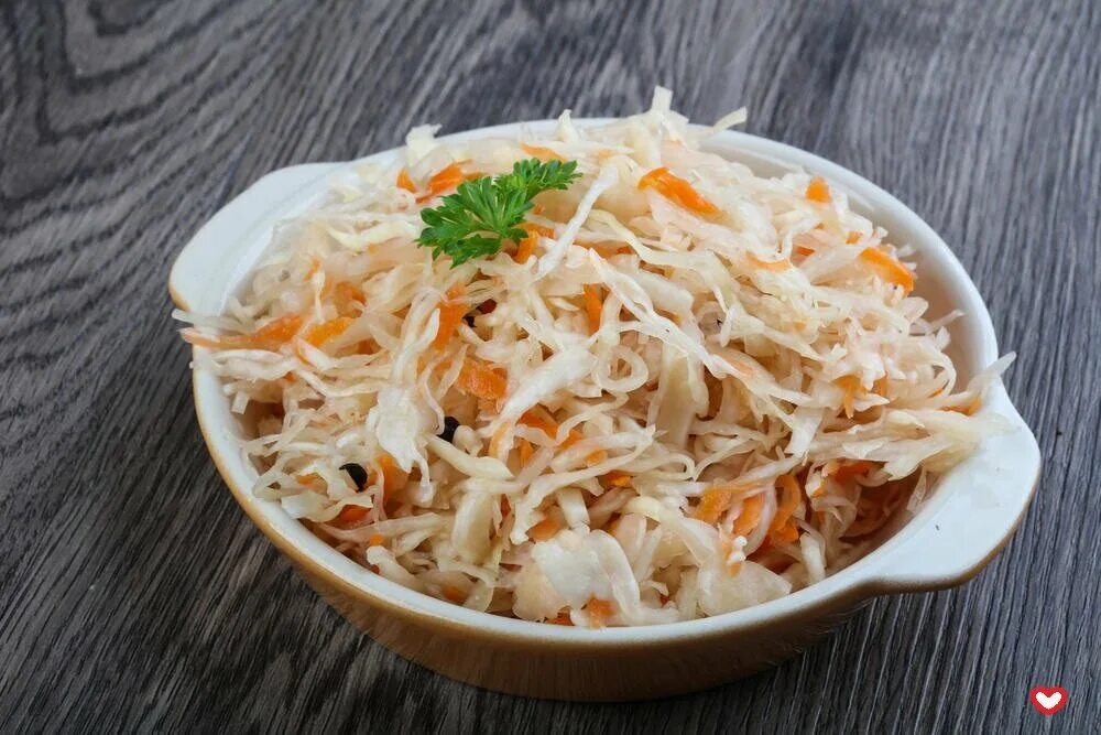 После квашеной капусты. Sauerkraut – квашеная капуста.. Серая квашеная капуста. Капуста квашеная цельнокачаная. Капуста квашеная шинкованная.