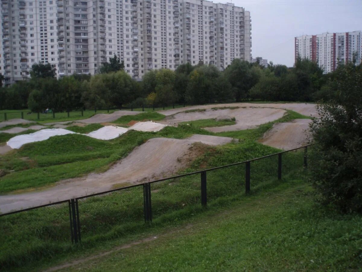 Ясенево место. BMX Велодром Ясенево. Велодром на ангарских прудах. Велодром Тимирязевская. Велотрек в Ясенево.