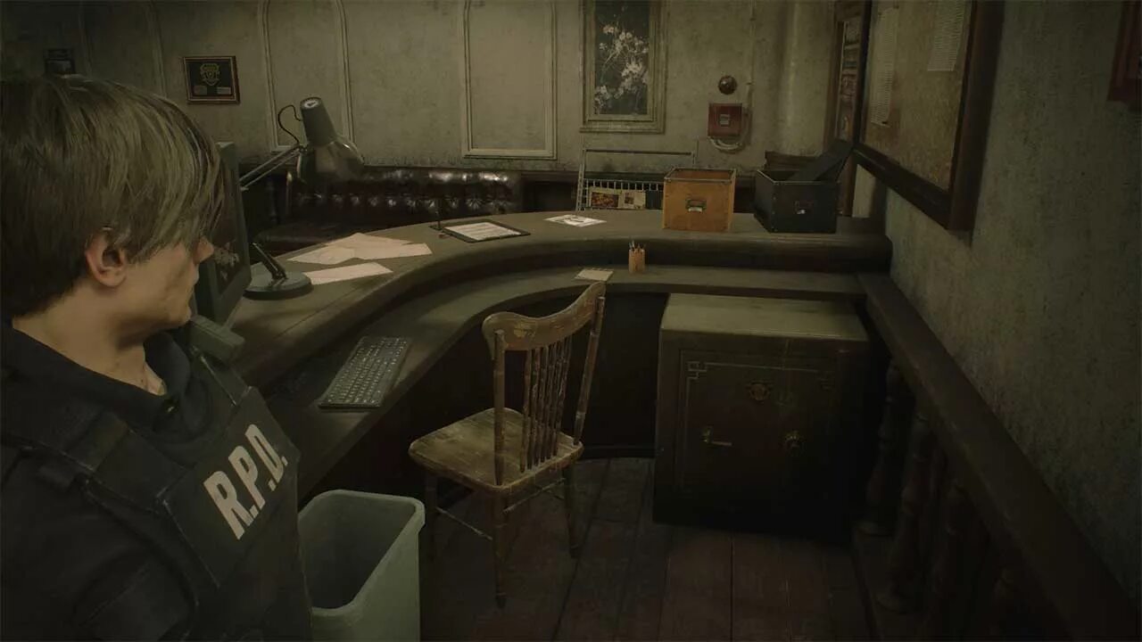 Комната управления resident evil. Сейф резидент ивел 2 ремейк. resident evil 2 remake safe room. resident evil 2 ремейк комната. резидент ивел 2 ремейк сейфы клэр.
