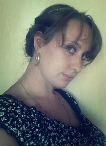 Аэропорт южно-сахалинск зимой. Южно-сахалинск 1999. Елка южно сахалинск 2022. Казахские женщины 50 лет. 26 лет южно сахалинск.