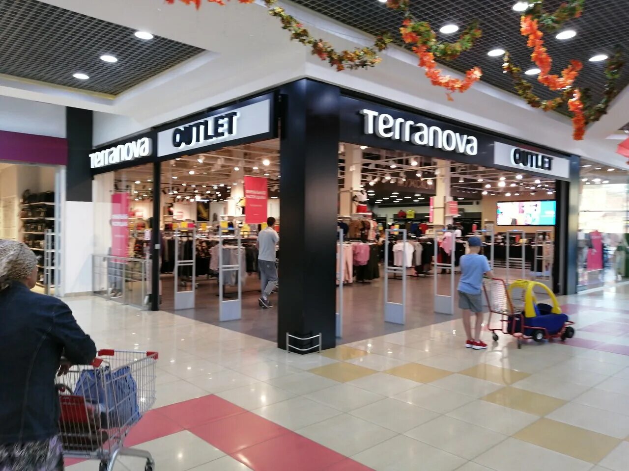 терранова магазин москва. терранова москва. магазин одежды terranova. магазин terranova. терранова пермь.