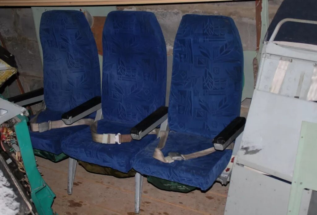 Пассажирское кресло самолета ту 154. Ту 134 сидения. Кресла самолёта ту-134. Кресла для пассажиров АН 124.