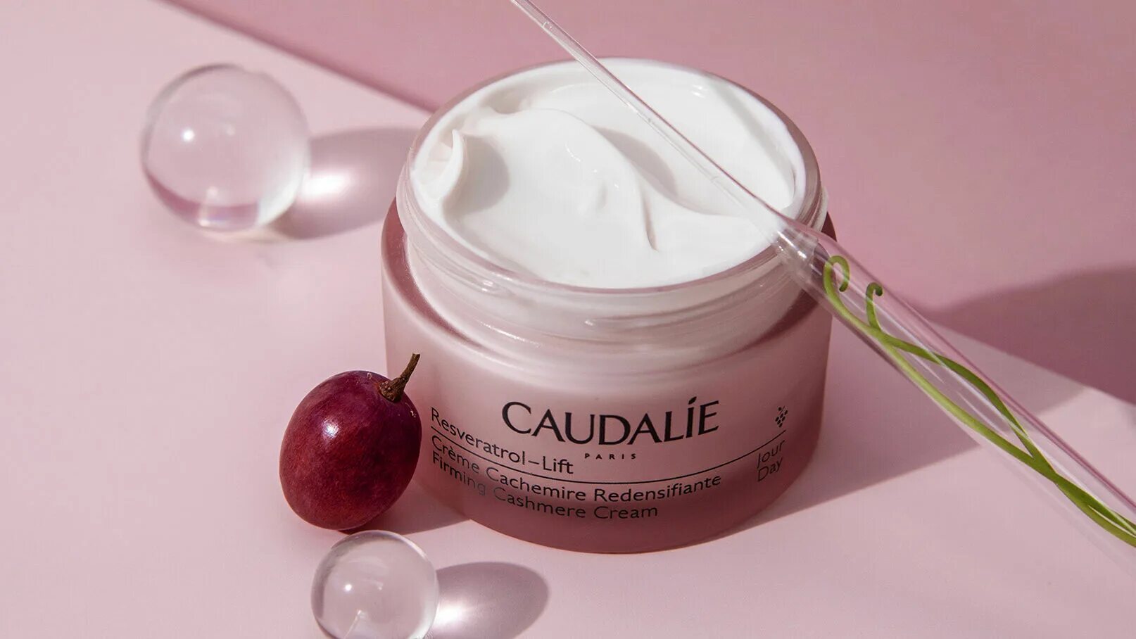 Косметика caudalie. Caudalie косметика firming solution. крем для рук levissime с ресвератролом. caudalie logo.
