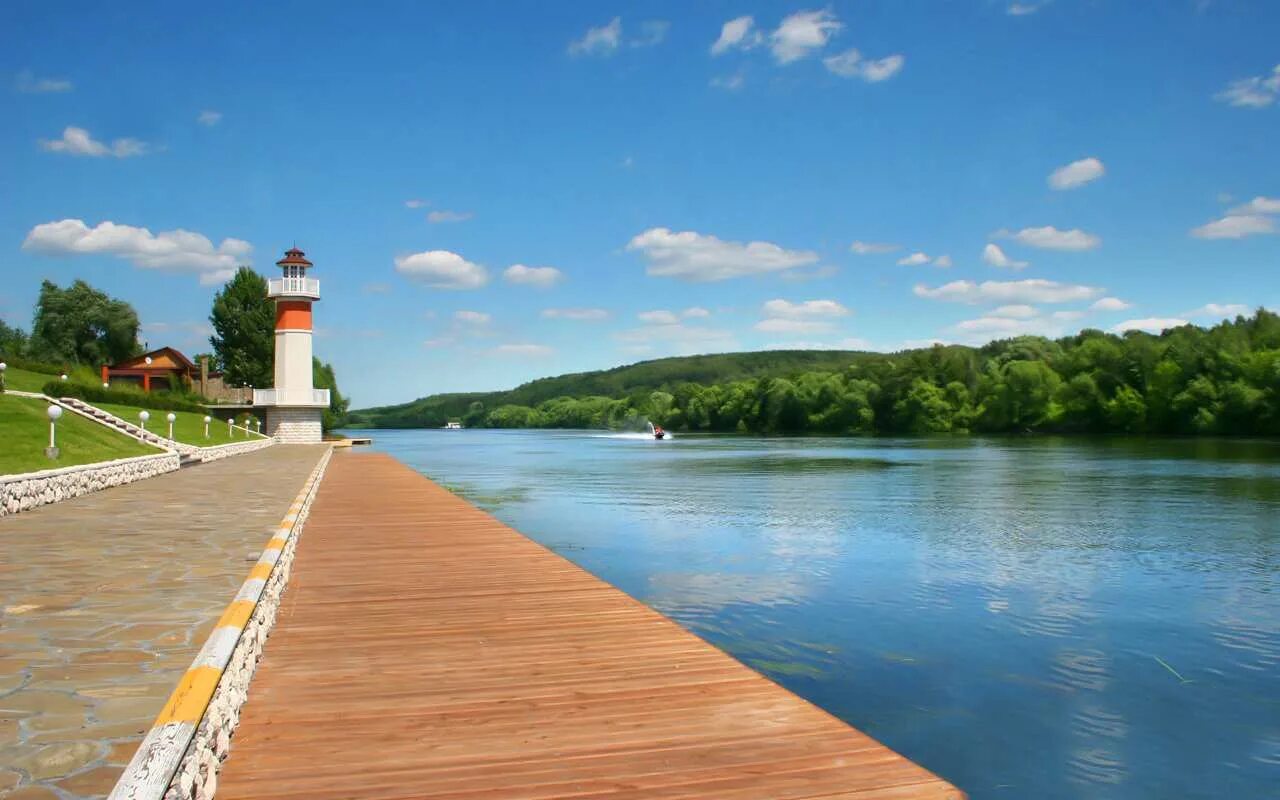 Белый берег жуковский. Набережная белый берег. Набережная белый берег. Белый берег островцы. Набережная белый берег.