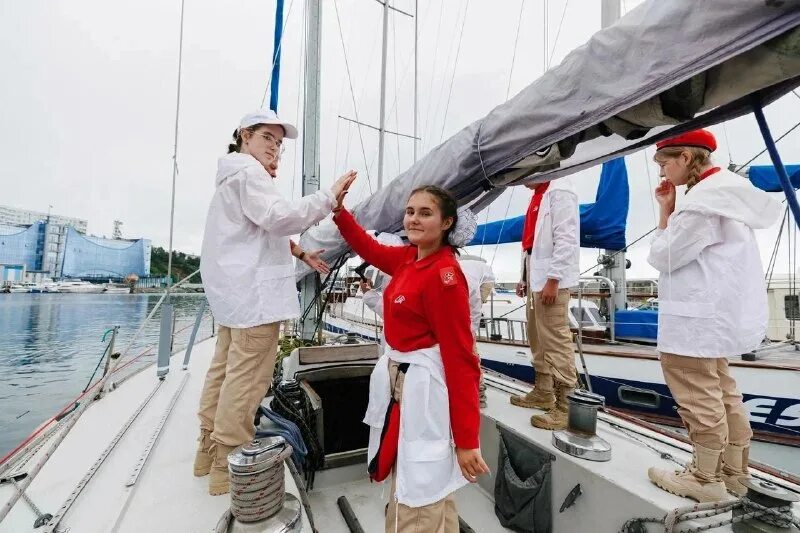 матрос на судне.