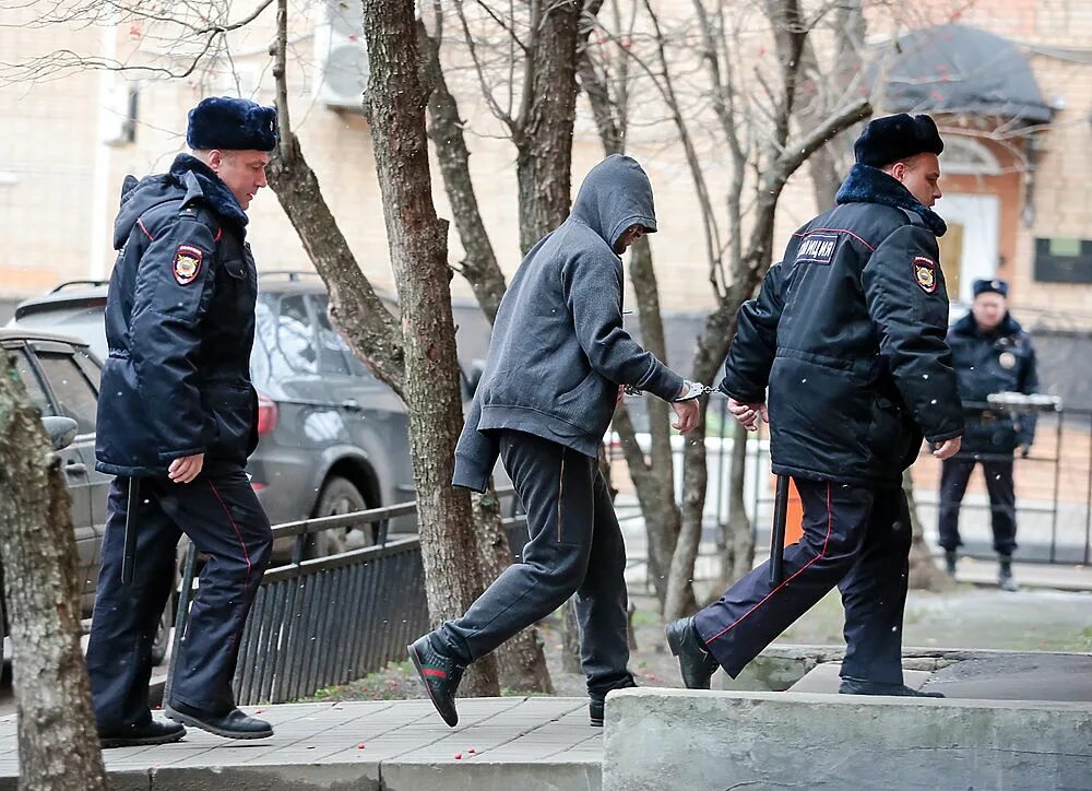 Кидала москва. Перестрелка в Москва Сити. Уличная перестрелка Россия. Перестрелка в Москва Сити 2017.