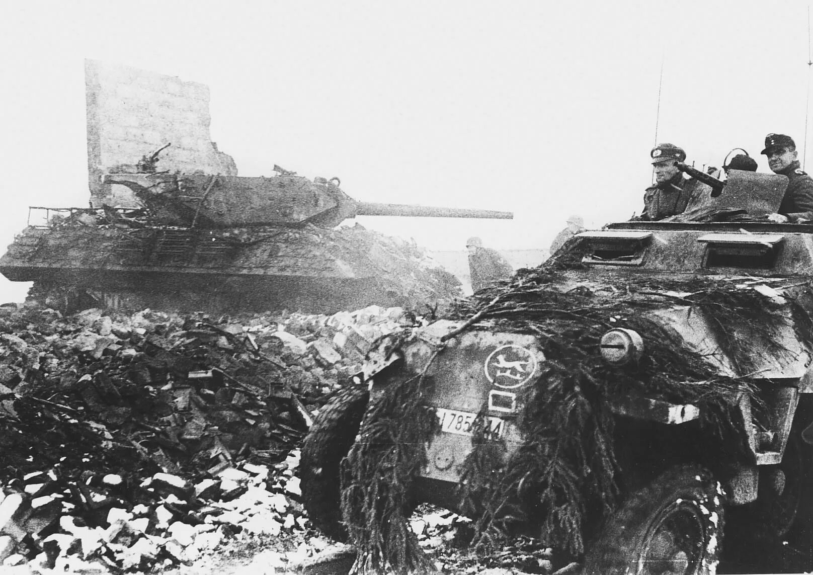 Осень 1944 года. 116 Танковая дивизия вермахта. Хюртгенский лес 1944. 116th Panzer Division (Wehrmacht) танки. Танк из 20 танковая дивизия вермахта.